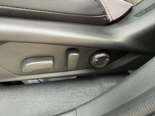 Used 2025 Subaru Forester Premium AWD/4WD image 20