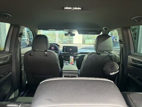 Certified 2025 Volkswagen Atlas Cross Sport SE FWD image 14