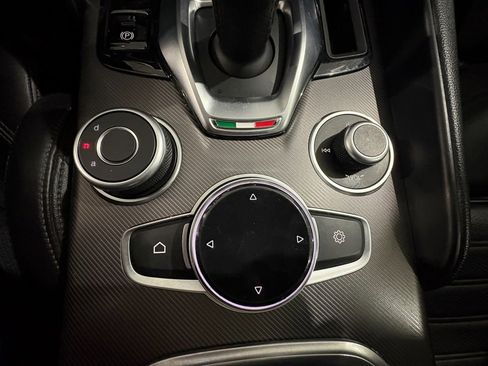 Used 2021 Alfa Romeo Giulia Ti Sport image 26