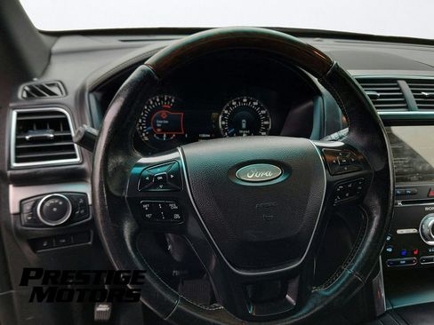 Used 2016 Ford Explorer Platinum AWD/4WD image 21