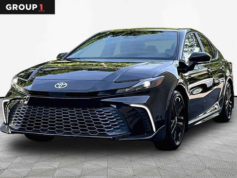 Certified 2025 Toyota Camry SE w/ Convenience Package FWD image 1