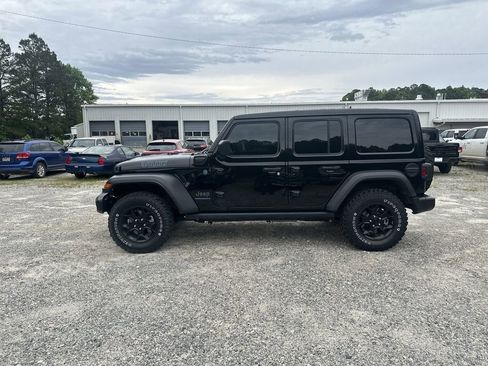 Used 2023 Jeep Wrangler Unlimited w/ Sun & Screen Package AWD/4WD image 6