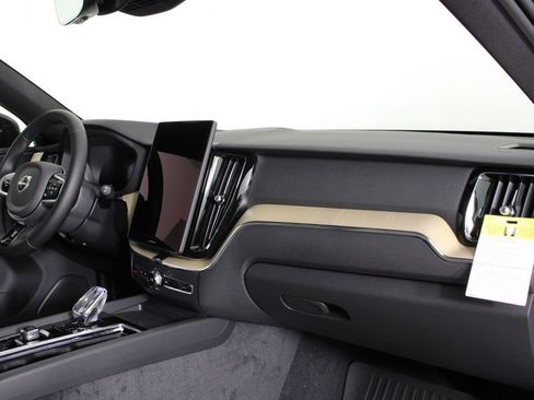 New 2026 Volvo XC60 B5 Plus AWD/4WD image 9