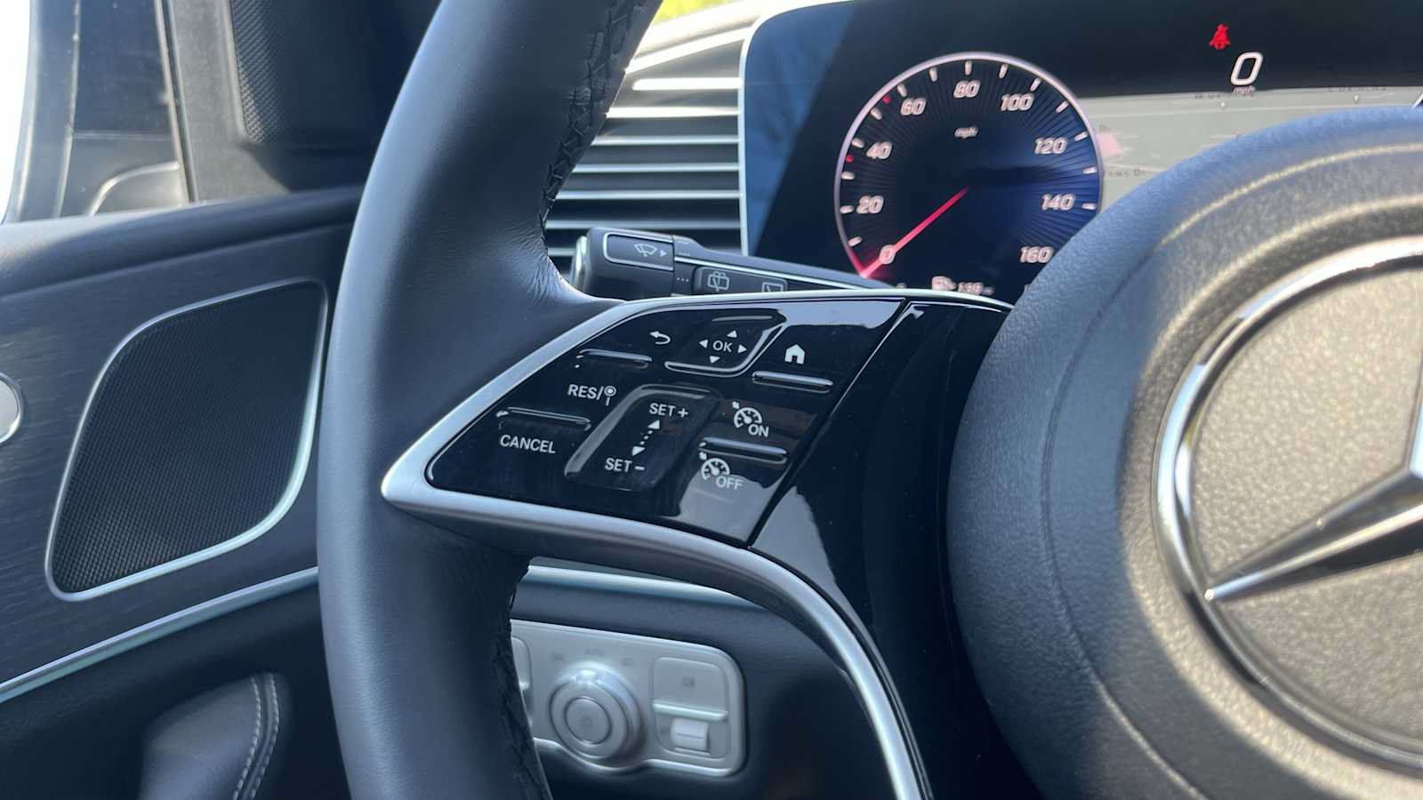 Certified 2025 Mercedes-Benz GLE 350 4MATIC image 37