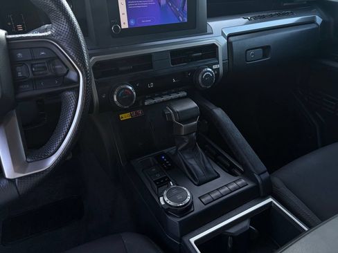 Used 2024 Toyota Tacoma SR5 AWD/4WD image 21