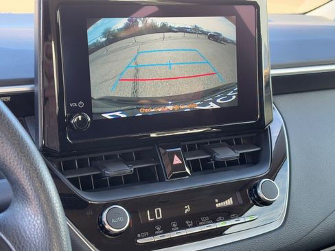 Used 2025 Toyota Corolla LE image 23