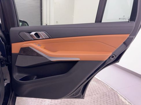 Used 2021 BMW X7 xDrive40i w/ Premium Package image 29