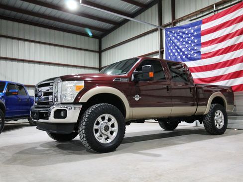 Used 2011 Ford F250 Lariat w/ Lariat Interior Pkg AWD/4WD image 1