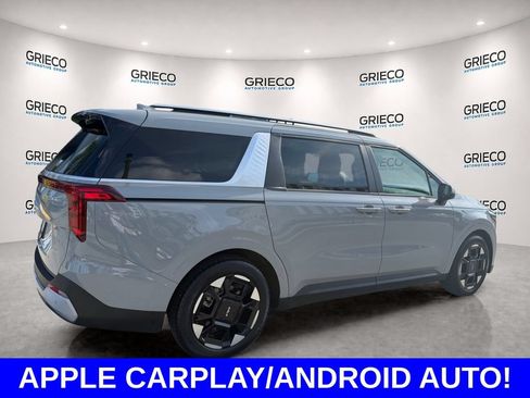 Used 2025 Kia Carnival EX FWD image 8