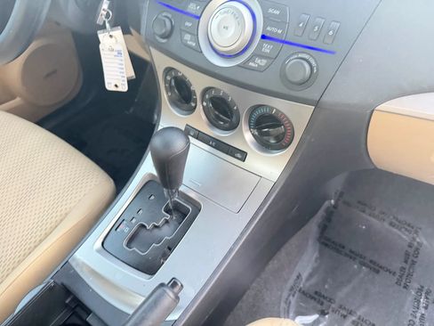 Used 2011 MAZDA MAZDA3 i Touring image 15