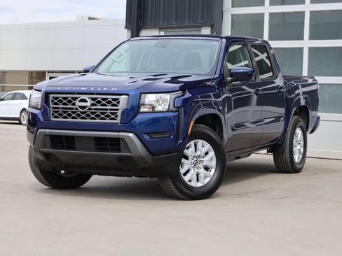 Used 2022 Nissan Frontier SV image 3
