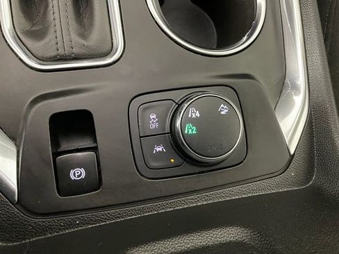 Used 2020 Chevrolet Traverse LT w/ Driver Confidence II Package image 11