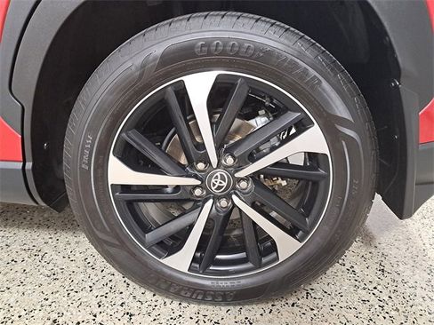 Used 2023 Toyota Corolla Cross XSE w/ Convenience Package image 7