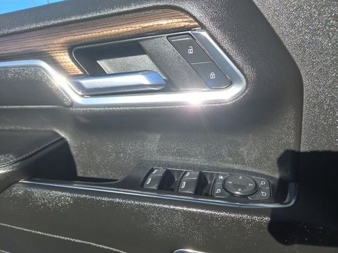 Used 2024 Chevrolet Silverado 2500 LT w/ Convenience Package image 11