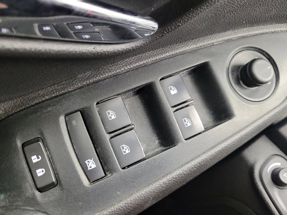Used 2020 Chevrolet Trax LS FWD image 27
