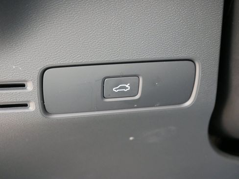 Used 2023 Volvo XC40 Recharge Ultimate w/ Protection Package Premier AWD/4WD image 21