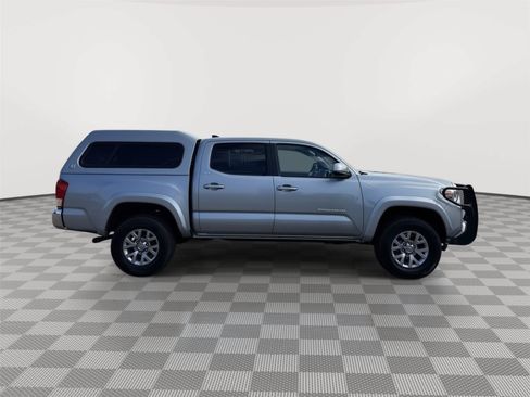 Used 2016 Toyota Tacoma SR5 w/ SR5 Appearance Package (SN) RWD image 7