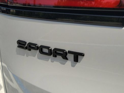 New 2026 Land Rover Range Rover Sport Dynamic SE AWD/4WD image 10