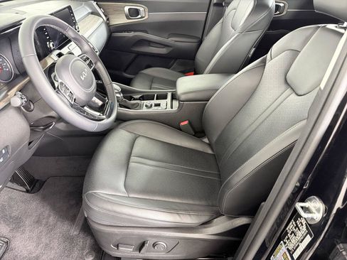 Used 2023 Kia Sorento EX w/ Panoramic Sunroof Package FWD image 7