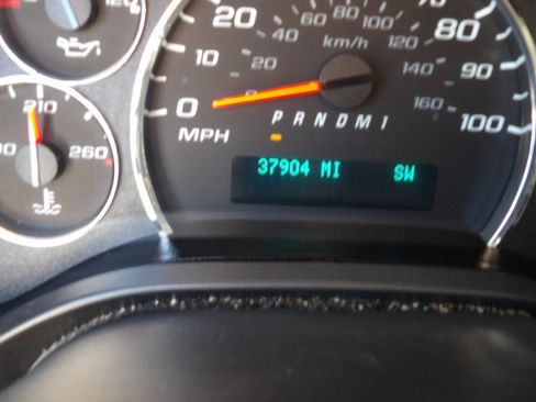 Used 2025 Chevrolet Express 2500 Extended w/ Driver Convenience Package RWD image 17
