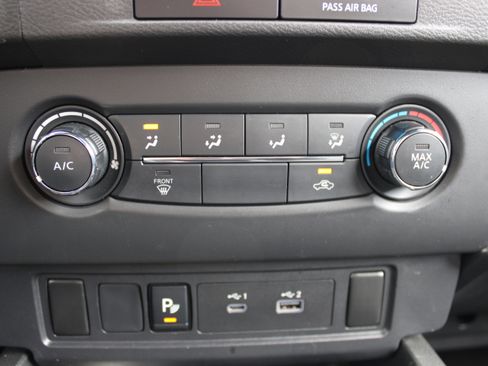 Certified 2023 Nissan Frontier SV w/ Midnight Edition Package AWD/4WD image 18