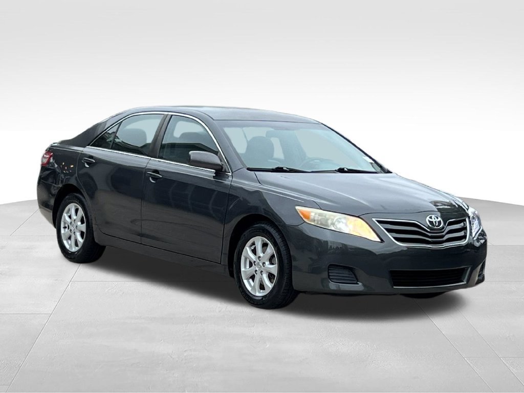 Used 2011 Toyota Camry LE w/ LE Extra-Value Pkg FWD image 3