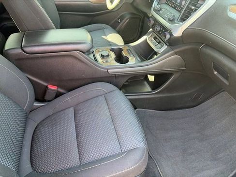Used 2022 GMC Acadia SLE w/ Driver Convenience Package FWD image 40