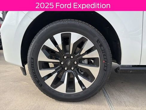 New 2025 Ford Expedition Platinum w/ Driver's Package AWD/4WD image 9
