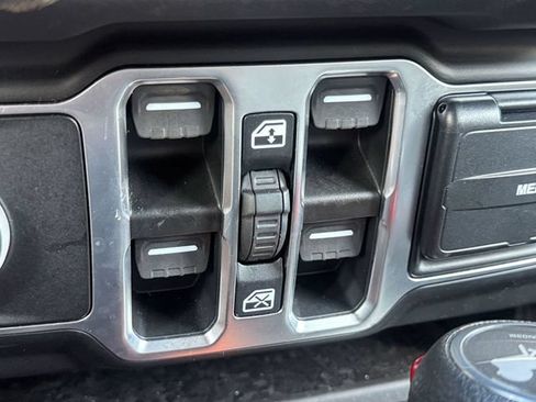 Used 2026 Jeep Wrangler Unlimited Sahara AWD/4WD image 20