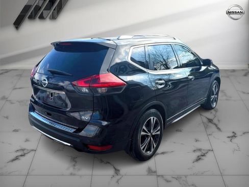 Used 2019 Nissan Rogue SV w/ Sun & Sound Touring Package image 4