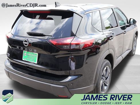 Used 2025 Nissan Rogue SV FWD image 5