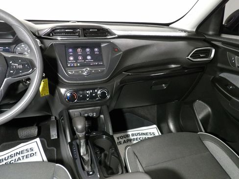 Used 2023 Chevrolet TrailBlazer LS FWD image 12