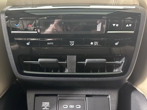 Certified 2025 Acura MDX w/ Advance Package image 24