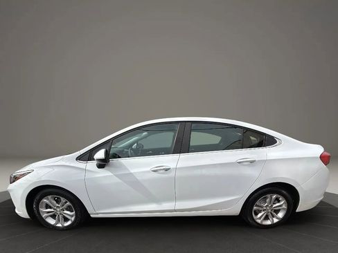 Used 2019 Chevrolet Cruze LT w/ Convenience Package image 8