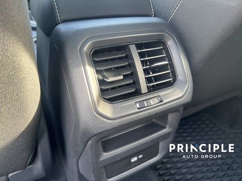 Used 2024 Volkswagen Taos SE w/ Panoramic Sunroof Package AWD/4WD image 29
