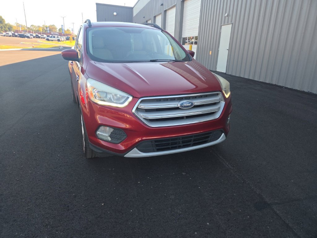 Used 2018 Ford Escape SEL FWD image 2
