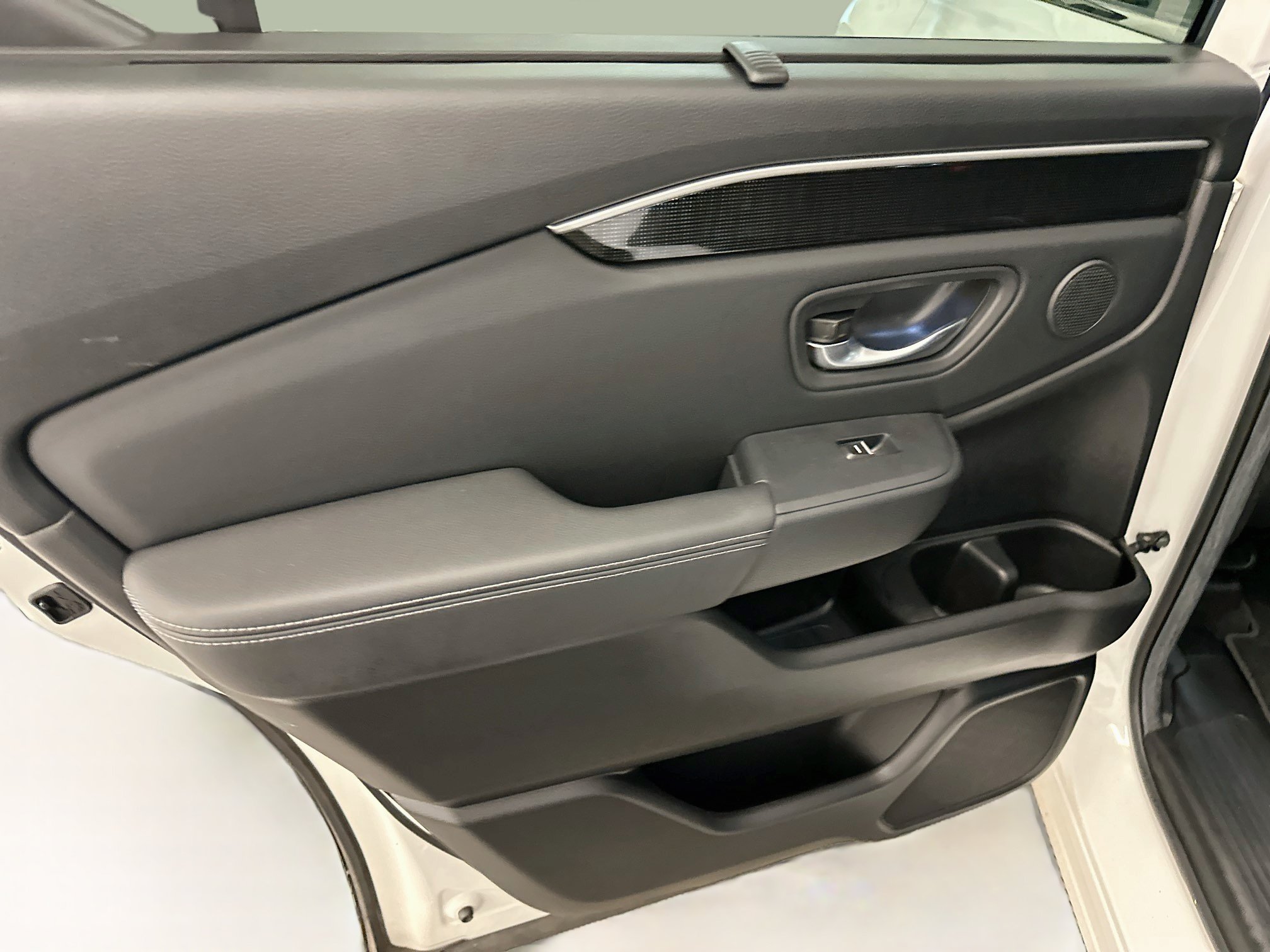 Used 2025 Honda Pilot Elite image 28