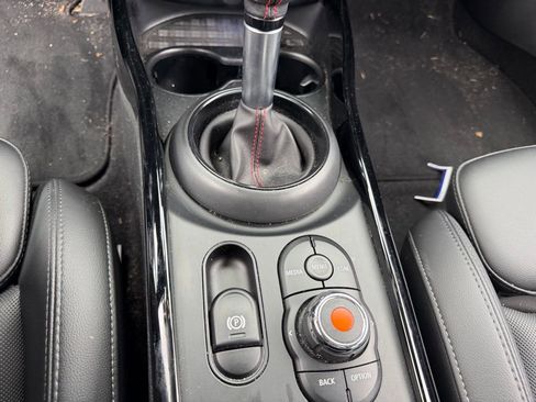 Used 2019 MINI Cooper Clubman S w/ Premium Package image 29