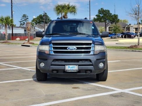 Used 2017 Ford Expedition EL XL w/ Equipment Group 101A image 2