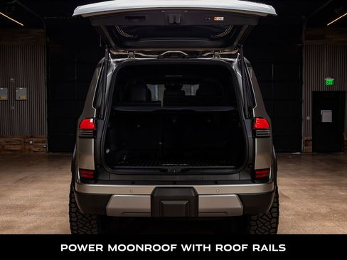 Used 2025 Lexus GX 550 image 9