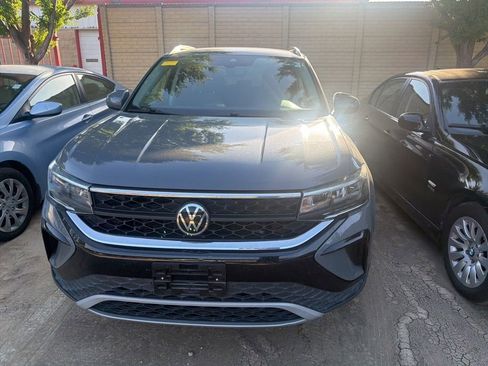 Used 2022 Volkswagen Taos SE w/ IQ.Drive SE Package AWD/4WD image 2