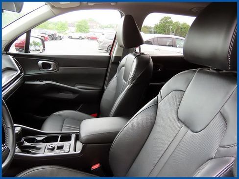 Used 2024 Kia Sorento S w/ Panoramic Sunroof Package AWD/4WD image 14