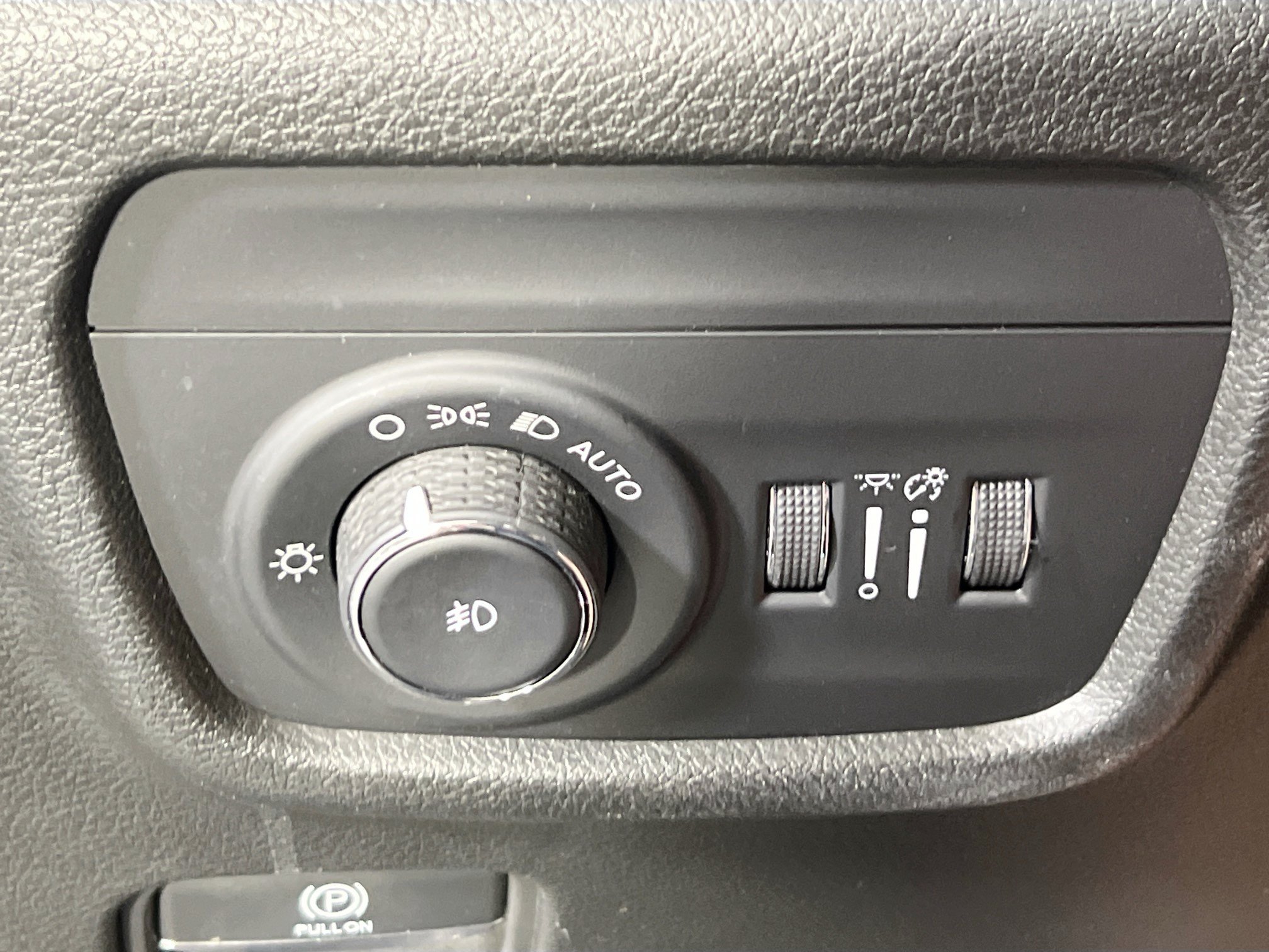 Used 2023 Jeep Grand Cherokee Limited w/ MOPAR Finishing Package AWD/4WD image 10