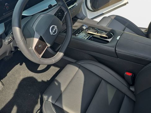Certified 2025 Nissan Murano SL AWD/4WD image 16