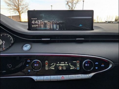 Used 2025 Genesis GV70 3.5T Sport w/ Sport Advanced Package AWD/4WD image 28