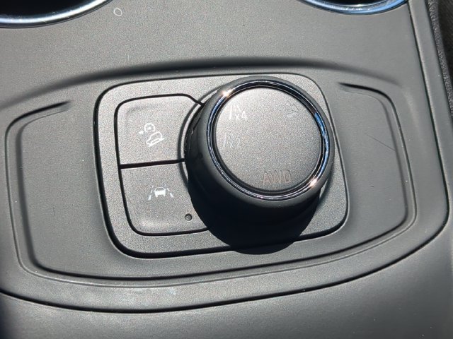 Used 2024 GMC Terrain SLE AWD/4WD image 26