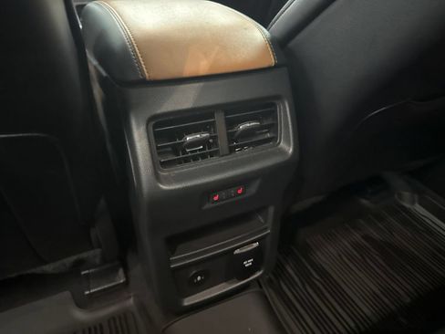 Used 2024 Ford Edge Titanium w/ Titanium Elite Package AWD/4WD image 28