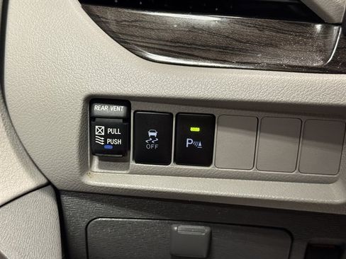 Used 2020 Toyota Sienna XLE Premium FWD image 36