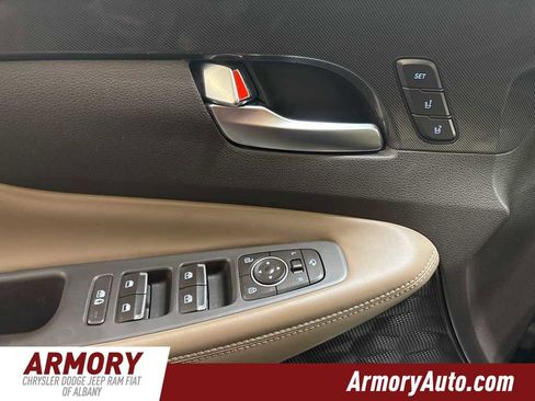 Used 2023 Hyundai Santa Fe Limited image 8