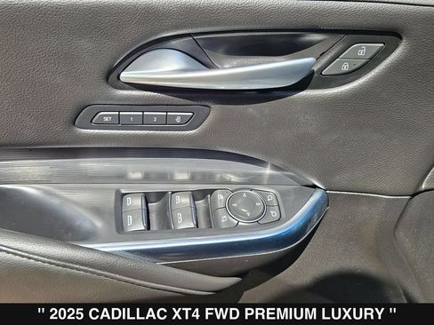 Used 2025 Cadillac XT4 Premium Luxury FWD image 15